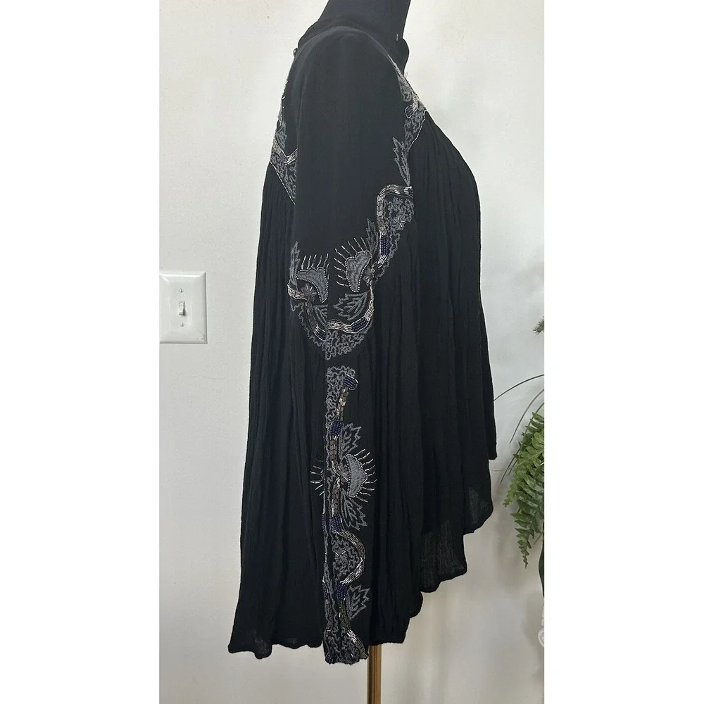Free‎ People Sweet Fantasy Black Blue Boho Embroidered Beaded V Neck Blouse Sz M